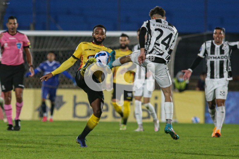 FBL-SUDAMERICANA-WANDERERS-BARCELONA