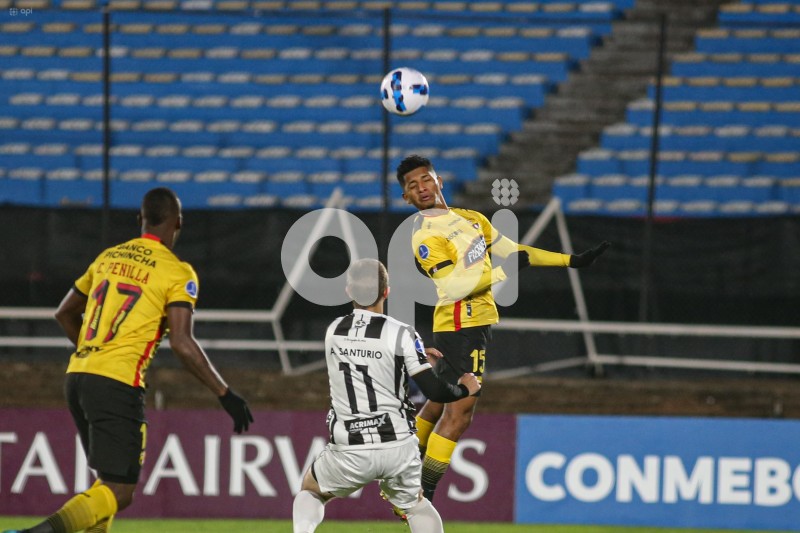 FBL-SUDAMERICANA-WANDERERS-BARCELONA