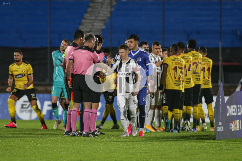 FBL-SUDAMERICANA-WANDERERS-BARCELONA