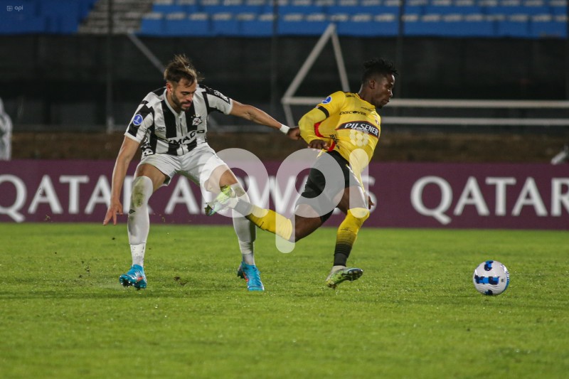 FBL-SUDAMERICANA-WANDERERS-BARCELONA