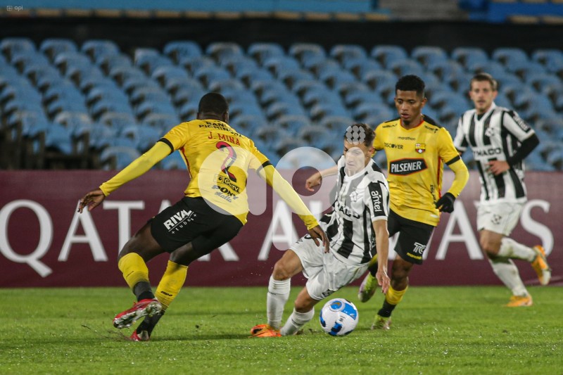 FBL-SUDAMERICANA-WANDERERS-BARCELONA
