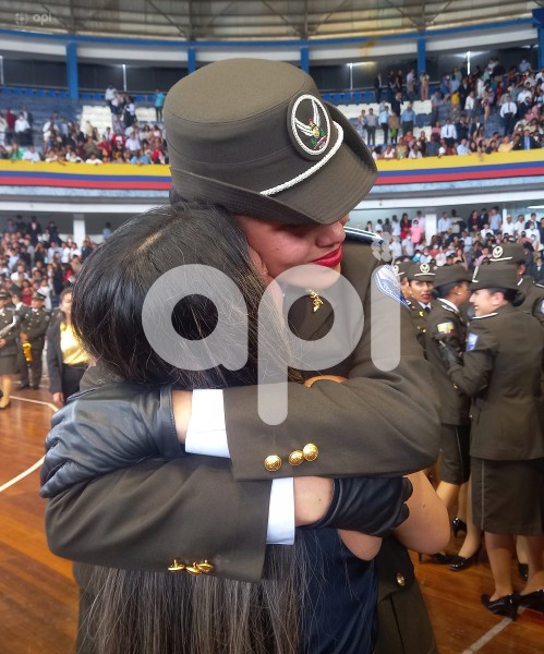 GYE-GRADUACION POLICIAS