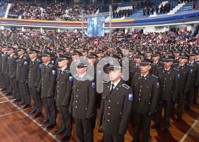 GYE-GRADUACION POLICIAS