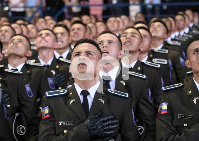 GYE-GRADUACION POLICIAS
