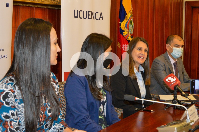 CUE-FERIA-PSGRADOS-UCUENCA