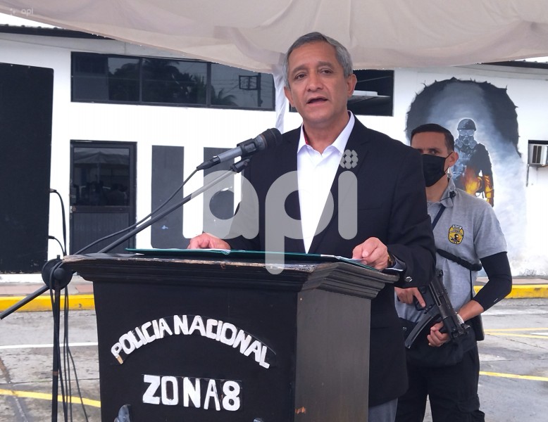 GYE-DONACION A POLICIA