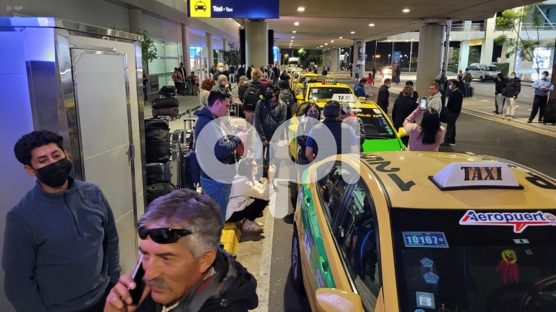 PERSONAS-AEROPUERTO