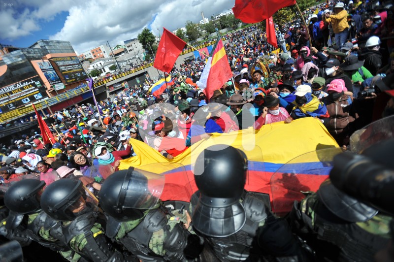 UIO-PROTESTAS-CONAIE-DIA 11-MUJERES