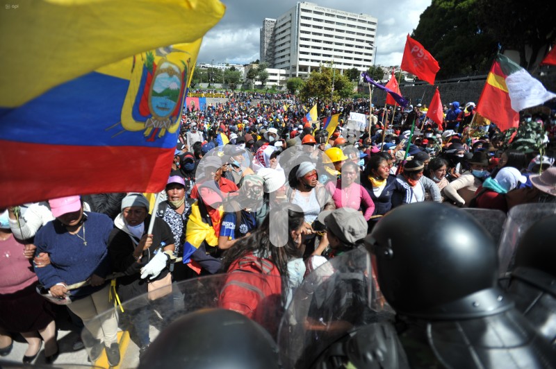 UIO-PROTESTAS-CONAIE-DIA 11-MUJERES