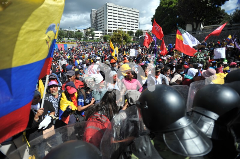 UIO-PROTESTAS-CONAIE-DIA 11-MUJERES