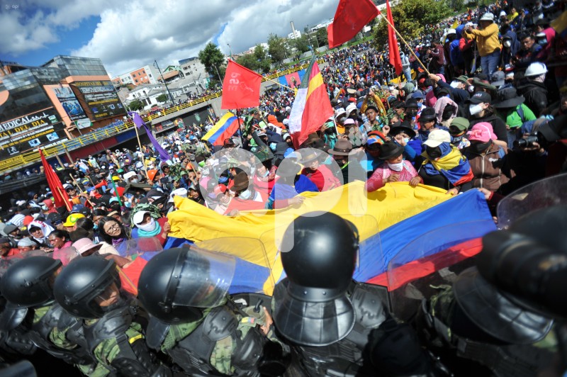 UIO-PROTESTAS-CONAIE-DIA 11-MUJERES