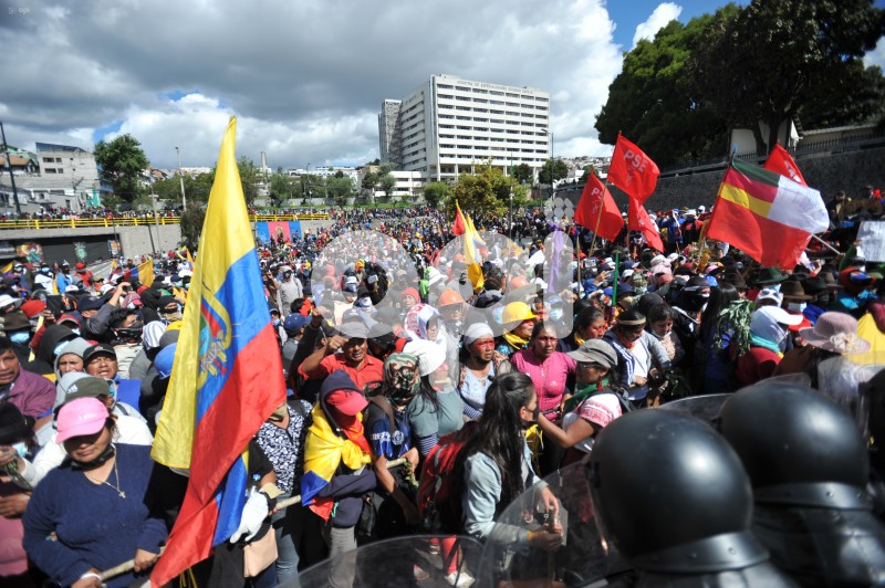 UIO-PROTESTAS-CONAIE-DIA 11-MUJERES