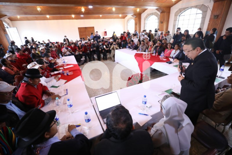 REUNION-CONAIE-GOBIERNO
