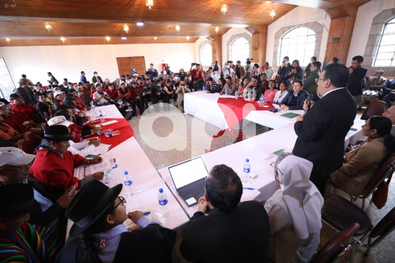 REUNION-CONAIE-GOBIERNO