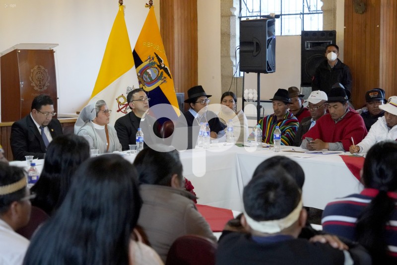 REUNION-CONAIE-GOBIERNO