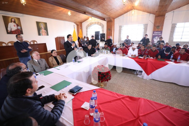 REUNION-CONAIE-GOBIERNO