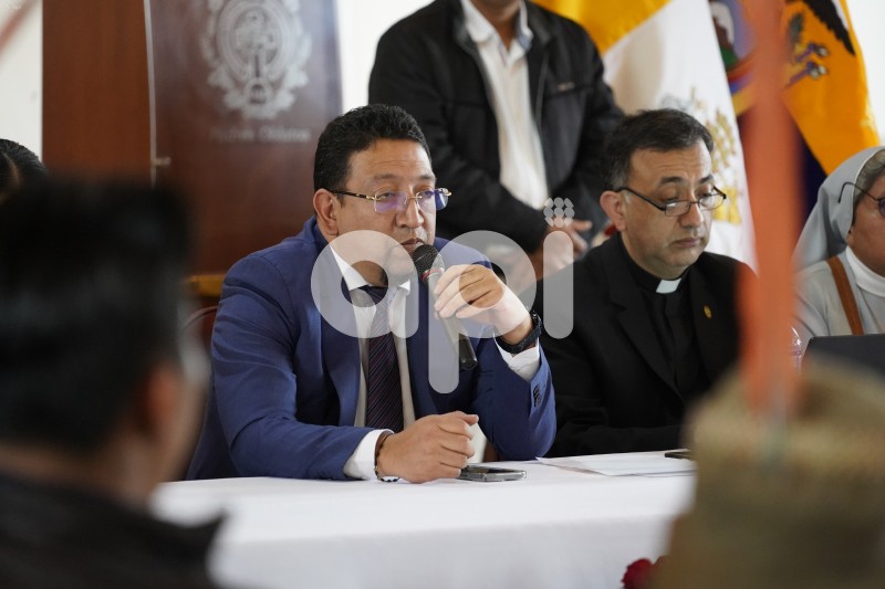 UIO-FIN-DIALOGO-IZA-GOBIERNO