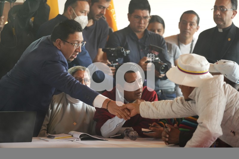 UIO-DIALOGO-IZA-GOBIERNO