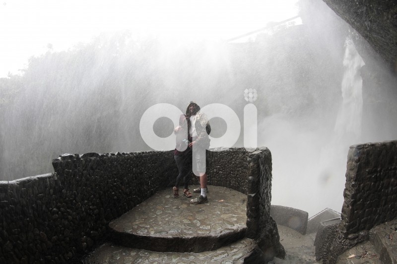 GYE-LLUVIAS BAÑOS