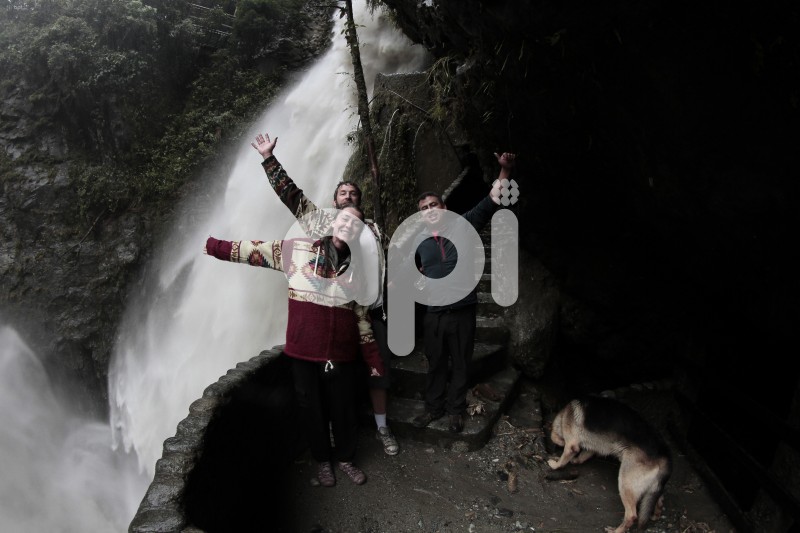 GYE-LLUVIAS BAÑOS