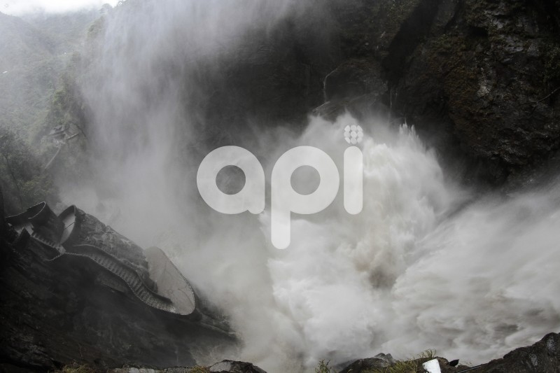 GYE-LLUVIAS BAÑOS
