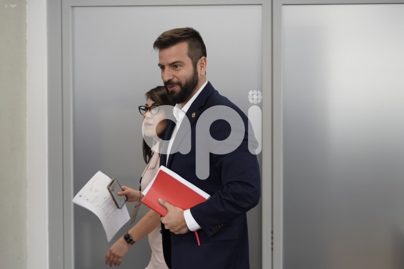 MINISTRO-AROSEMENA