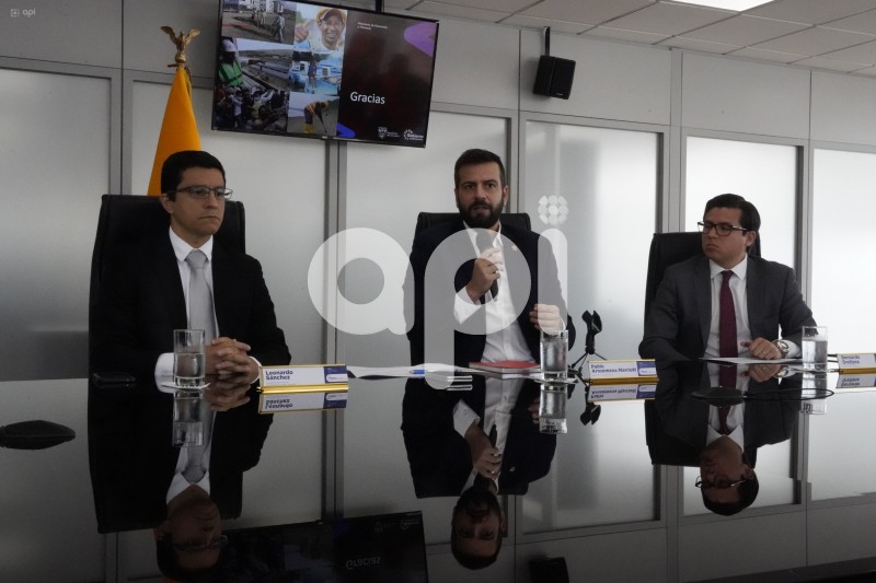 MINISTRO-AROSEMENA
