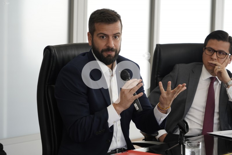 MINISTRO-AROSEMENA
