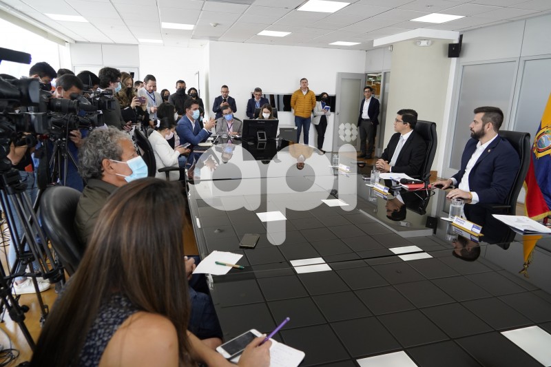 MINISTRO-AROSEMENA