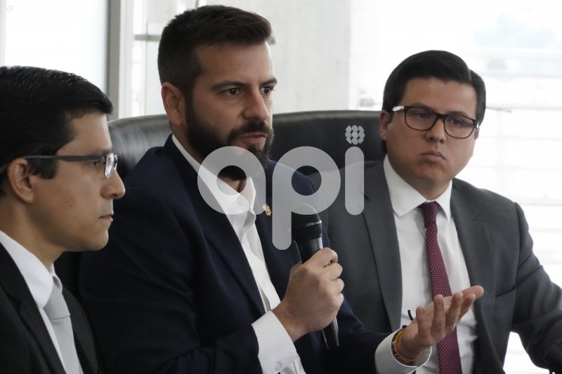 MINISTRO-AROSEMENA