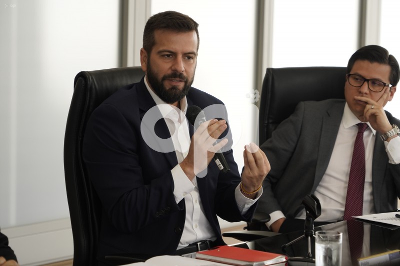 MINISTRO-AROSEMENA