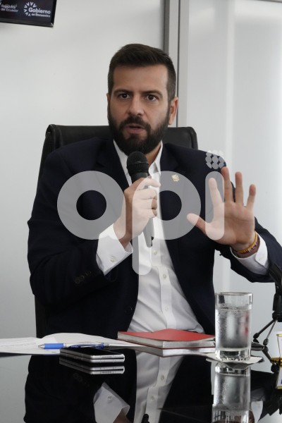 MINISTRO-AROSEMENA