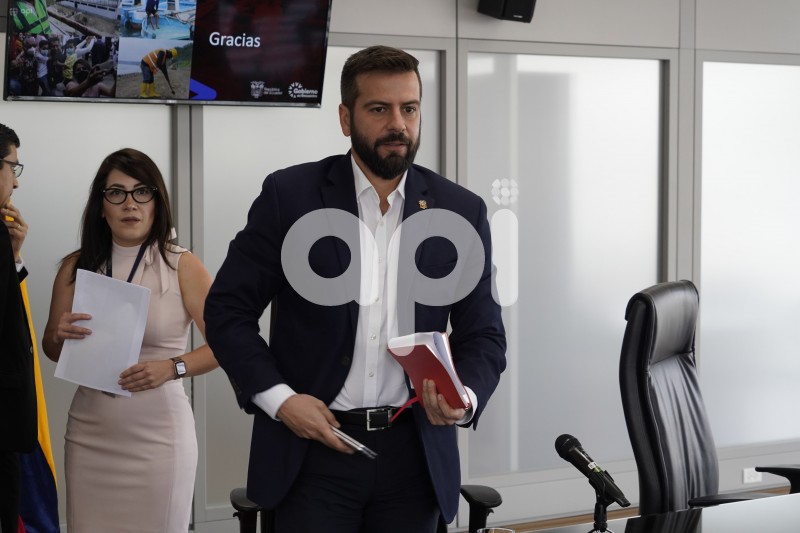 MINISTRO-AROSEMENA