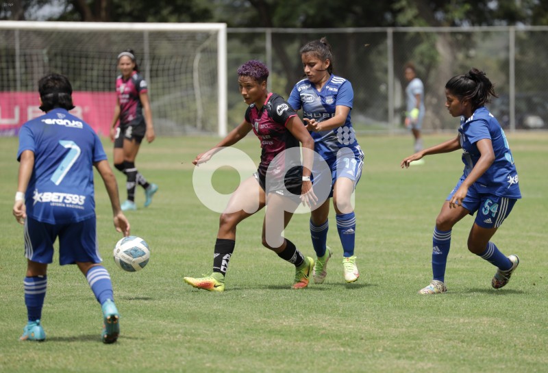 FBL-SUPERLIGA-EMELEC-DRAGONAS