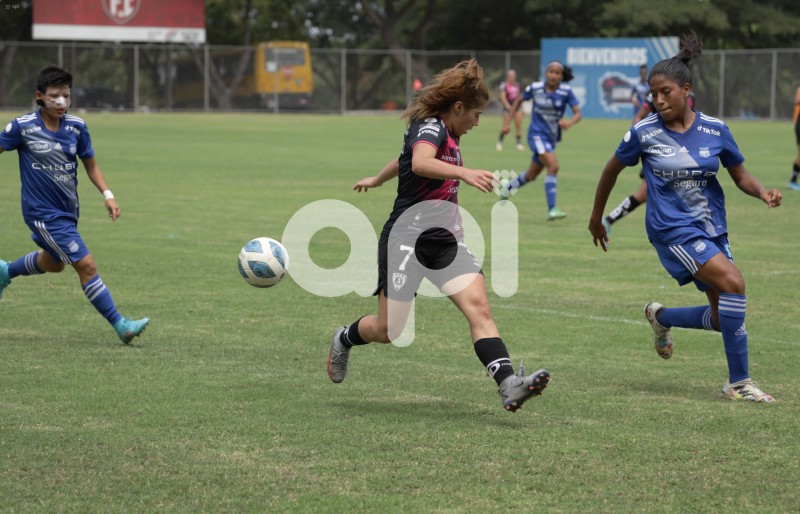 FBL-SUPERLIGA-EMELEC-DRAGONAS