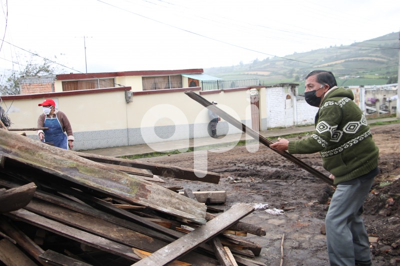 TEMBLOR-CARCHI