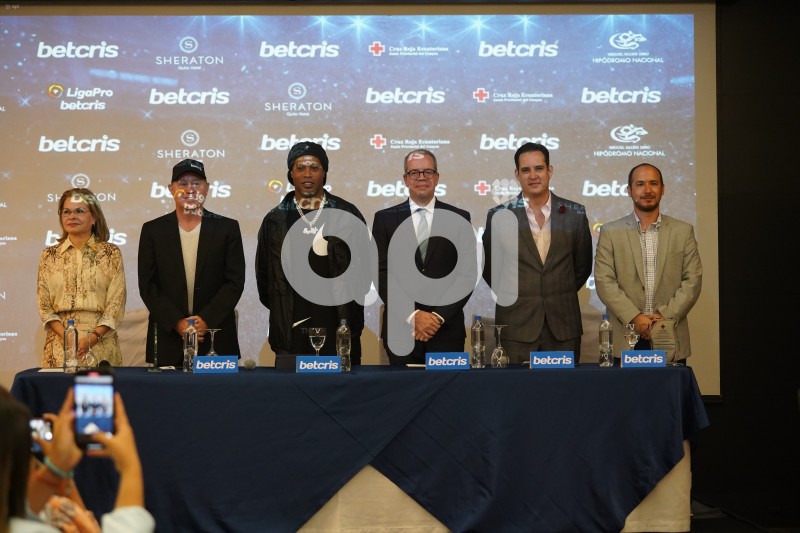 UIO-BETCRIS-RONALDINHO