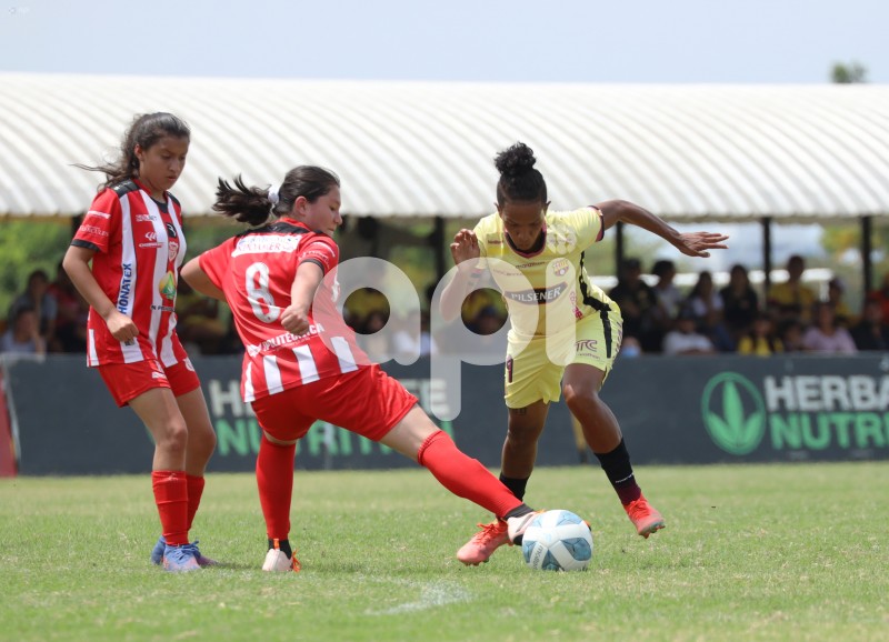 FBL-SUPERLIGA-BARCELONA-T UNIVERSITARIO