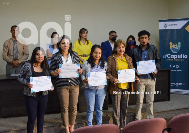CUENCA-ENTREGA-CERTIFICADOS-NO-VIOLENCIA