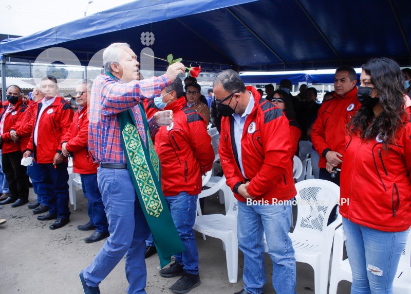 CUENCA-ENTREGA-VEHICULOS-PREFECTURA