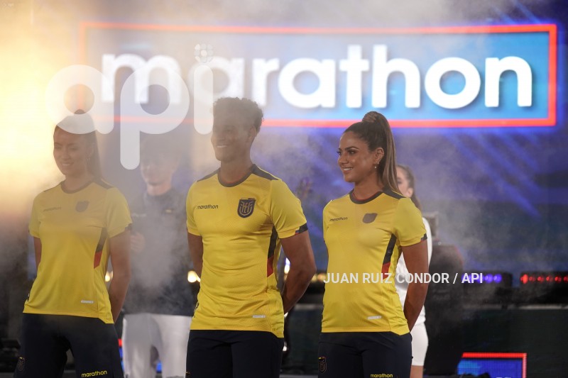 UIO-PRESENTACION-CAMISETA-FEF