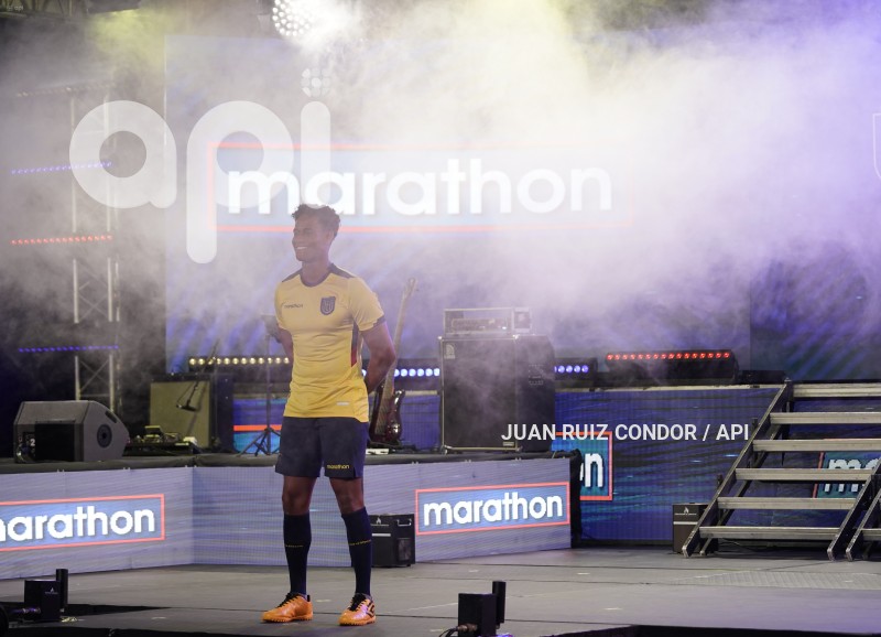 UIO-PRESENTACION-CAMISETA-FEF