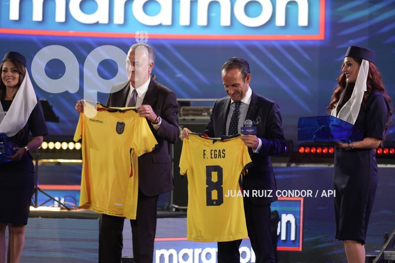 UIO-PRESENTACION-CAMISETA-FEF