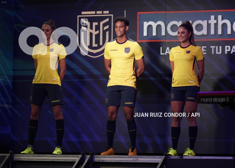 UIO-PRESENTACION-CAMISETA-FEF