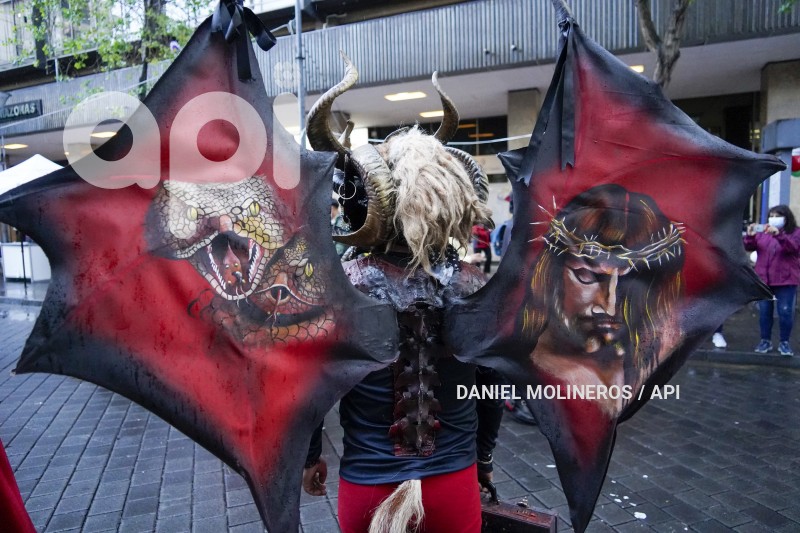 DIABLOS-SE-TOMAN-MARISCAL