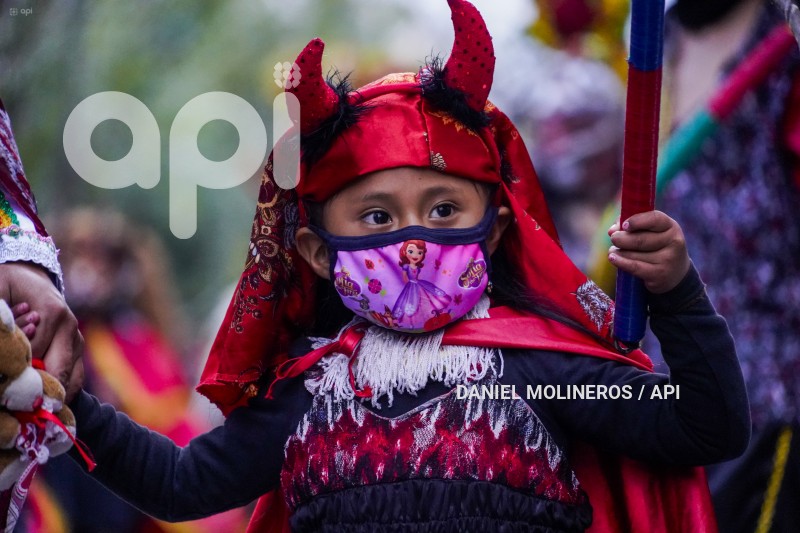 DIABLOS-SE-TOMAN-MARISCAL