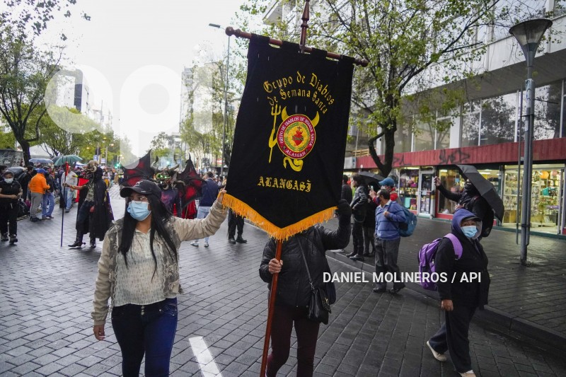 DIABLOS-SE-TOMAN-MARISCAL