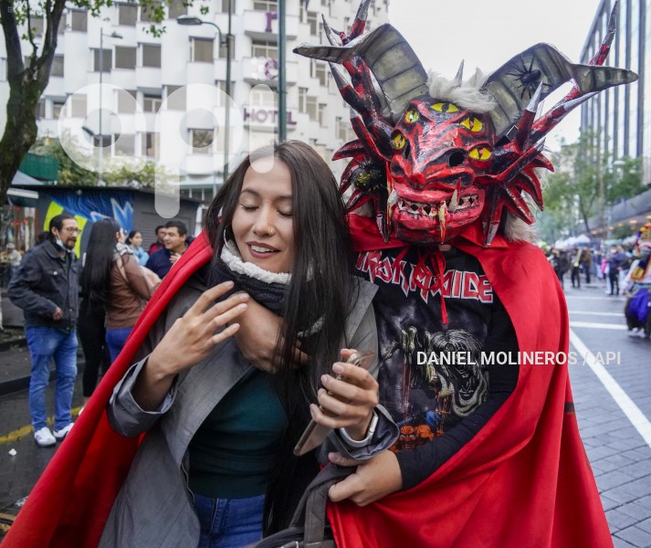 DIABLOS-SE-TOMAN-MARISCAL