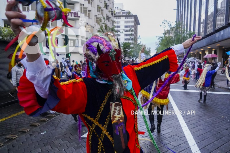 DIABLOS-SE-TOMAN-MARISCAL