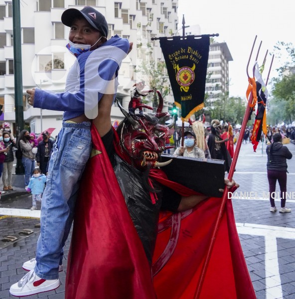 DIABLOS-SE-TOMAN-MARISCAL
